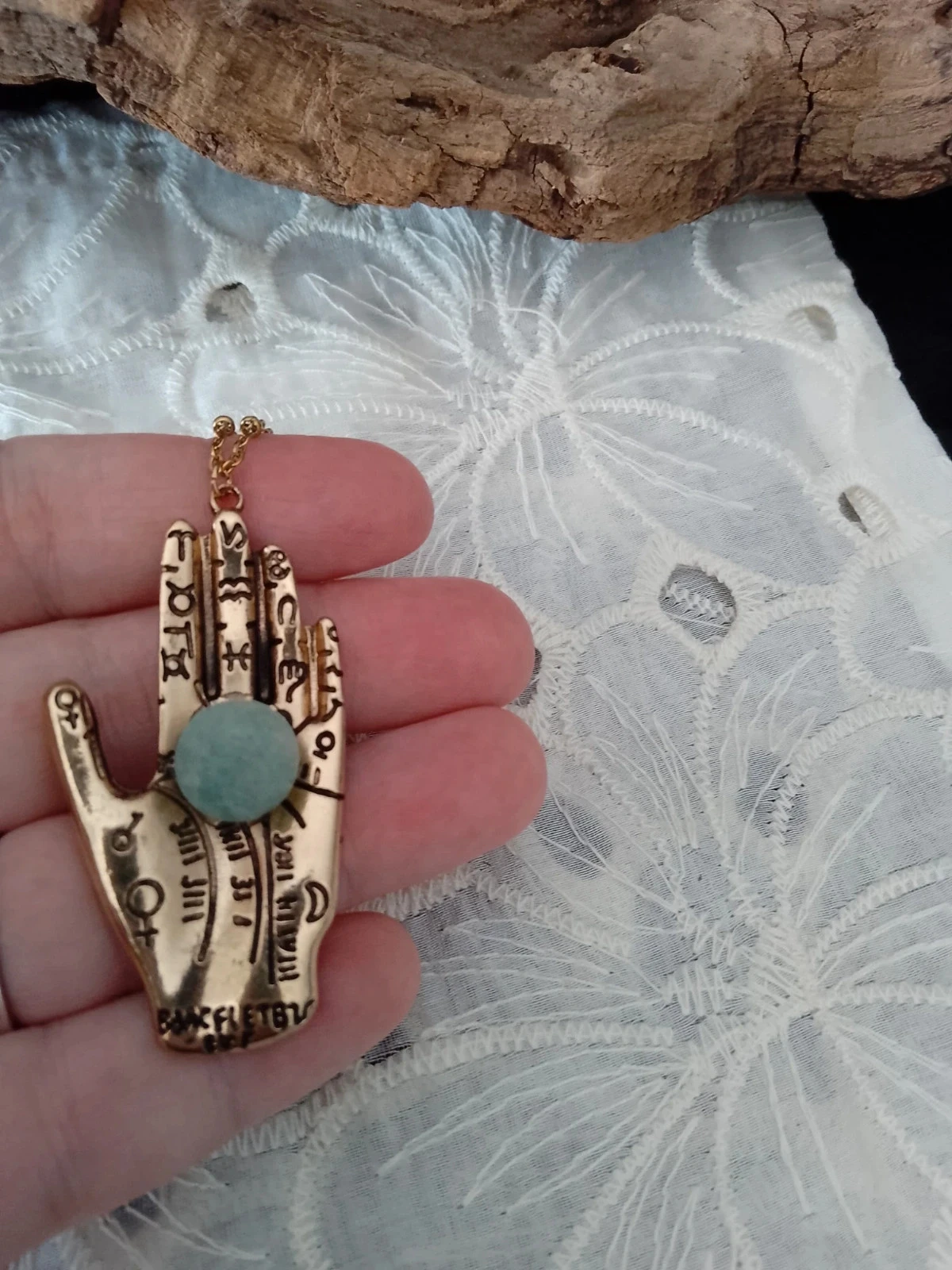 Collier main dorée talisman pierre d'amazonite naturelle – photo 2